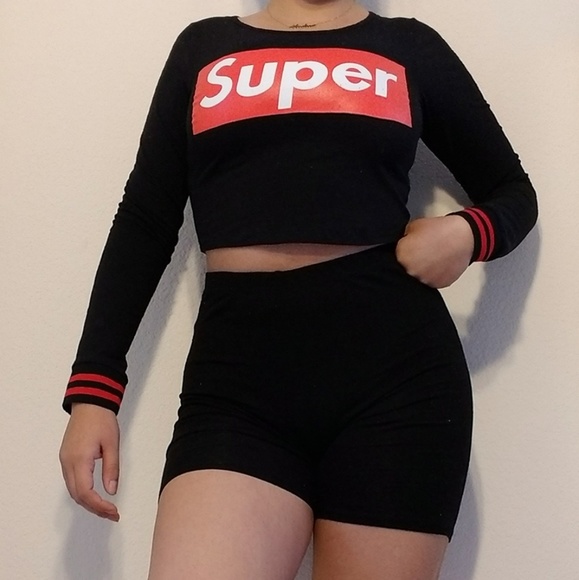 "Super" long sleeve crop top - Picture 1 of 4